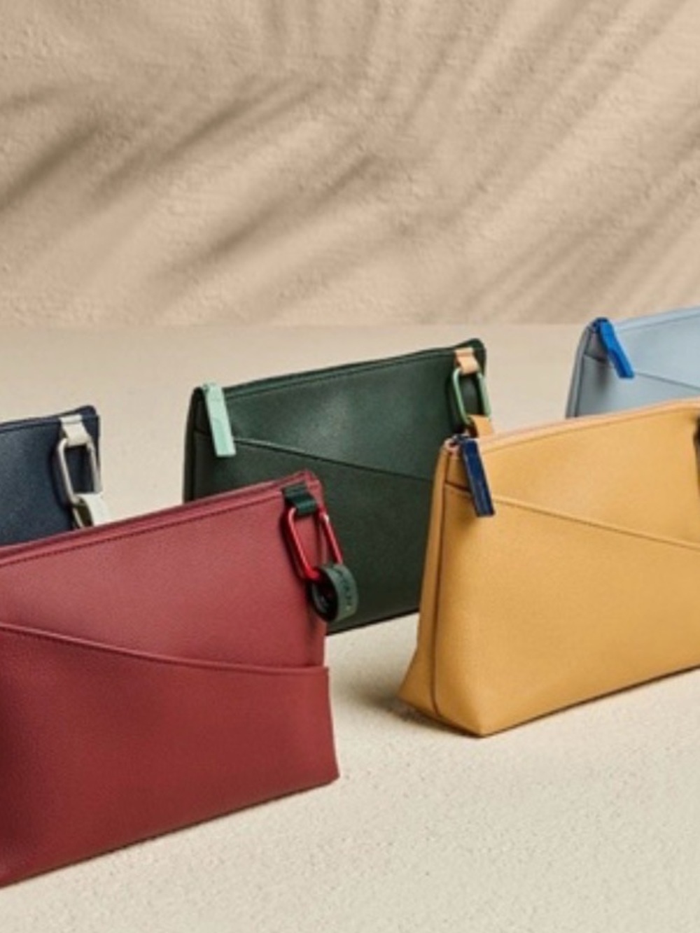 NWT LATAM amenity kit